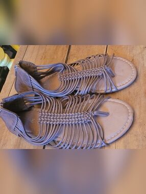 🥳4/$19🥳 Ardene Taupe Woven Fringe Gladiator Sandals